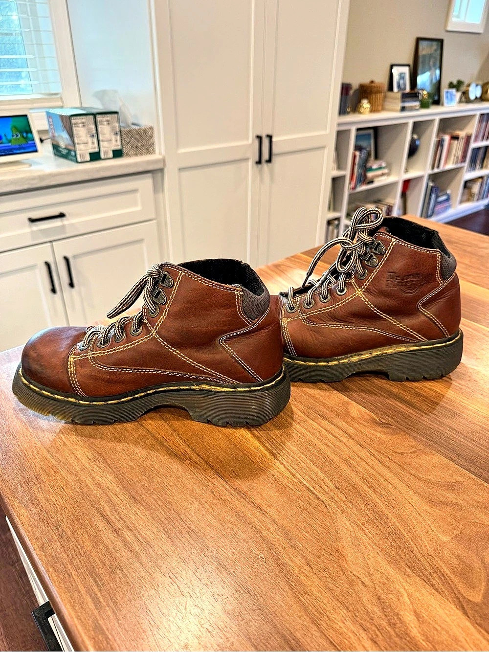 Dr. Martens 8-Eye Leather Combat Boots Brown US 7Good